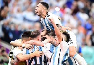 Argentinien Jubel WM 2022 mit Leandro Paredes