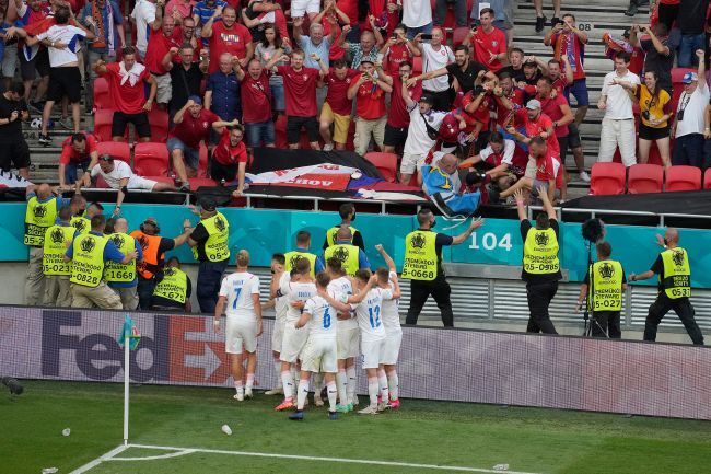 Tschechiens Fans und Spieler sind in Feierlaune.