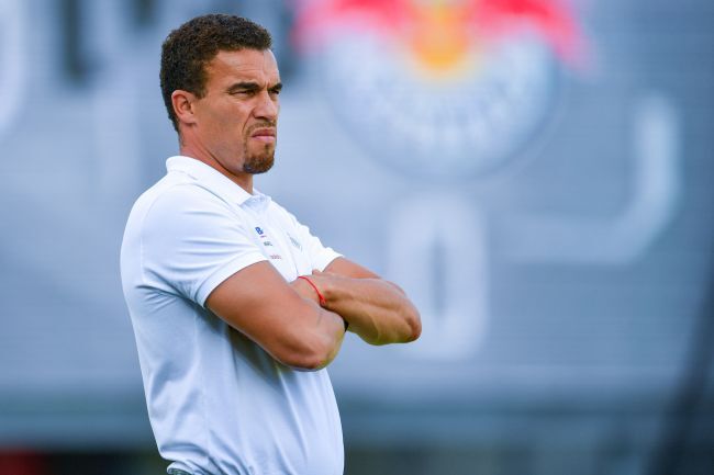 West Bromwich Coach Ismael liegt mit seiner Mannschaft auf Kurs.